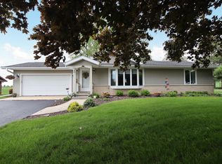 1021 Fond Du Lac St, Mount Calvary, WI 53057