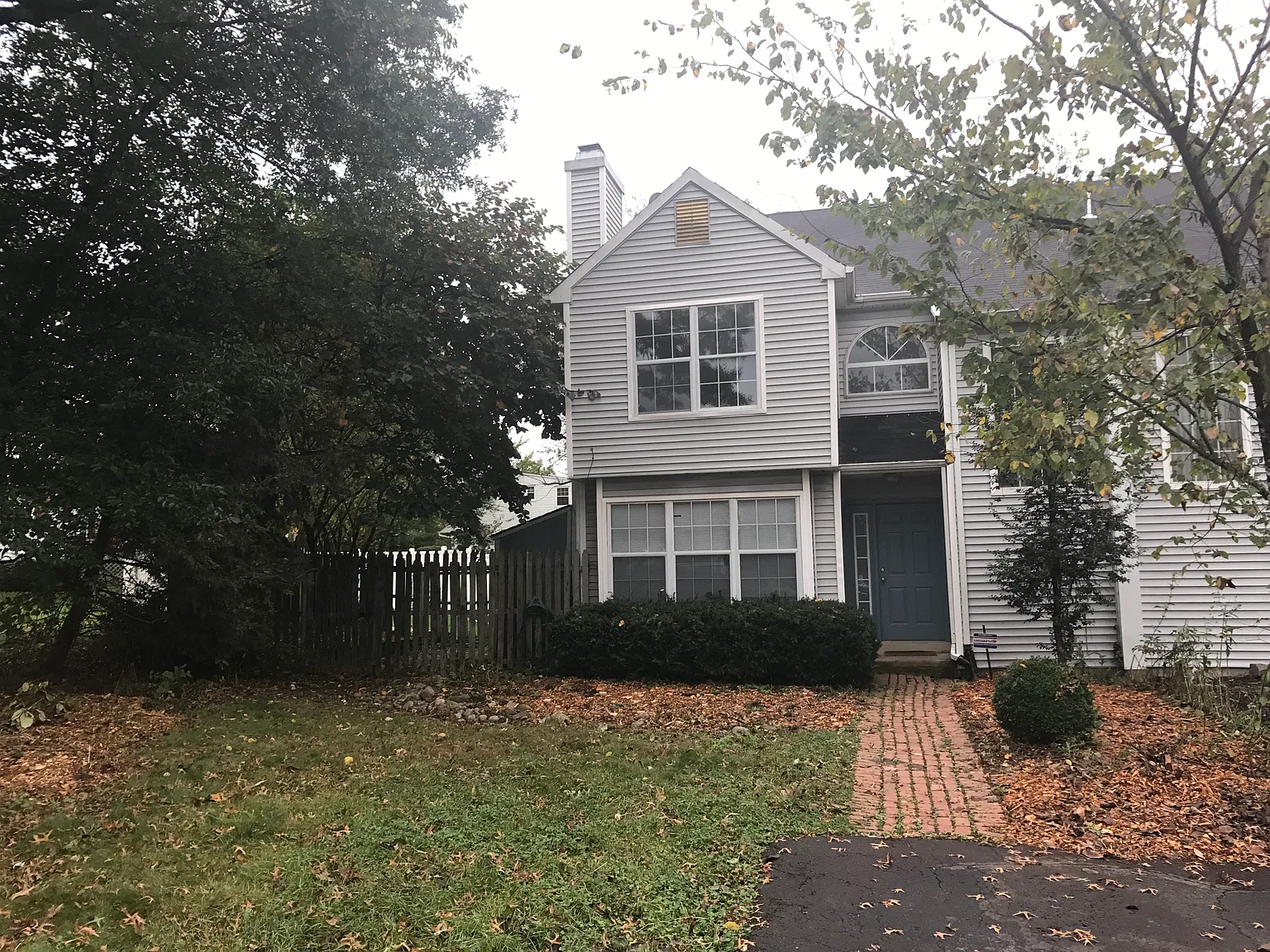 2 bed, 1.5 bath, 1142 sqft, $2,245 — Photo 2