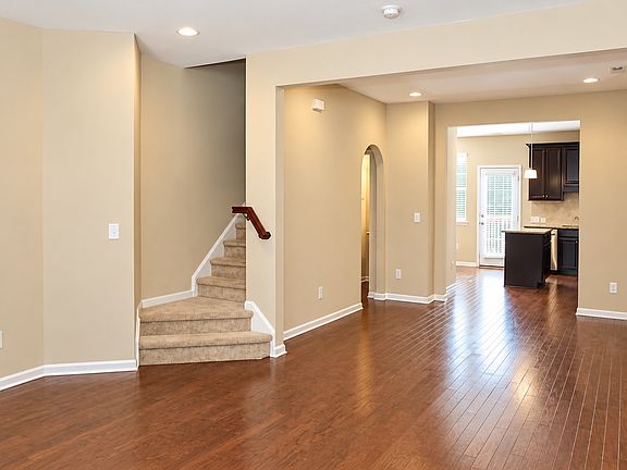 5th image of 707 Wickham Ridge Rd