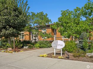 61 Pine St APT 217, Edmonds, WA