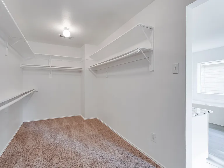 16215 Hollow Rock Dr — Photo 14