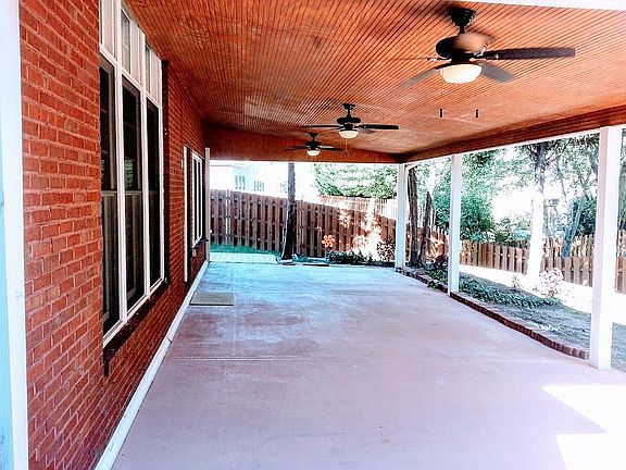 Huge covered Porch