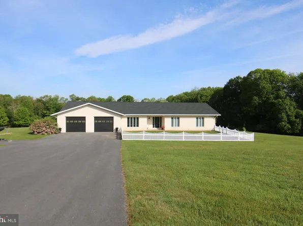 541 Isle Of Q Rd, Millersburg, PA 17061