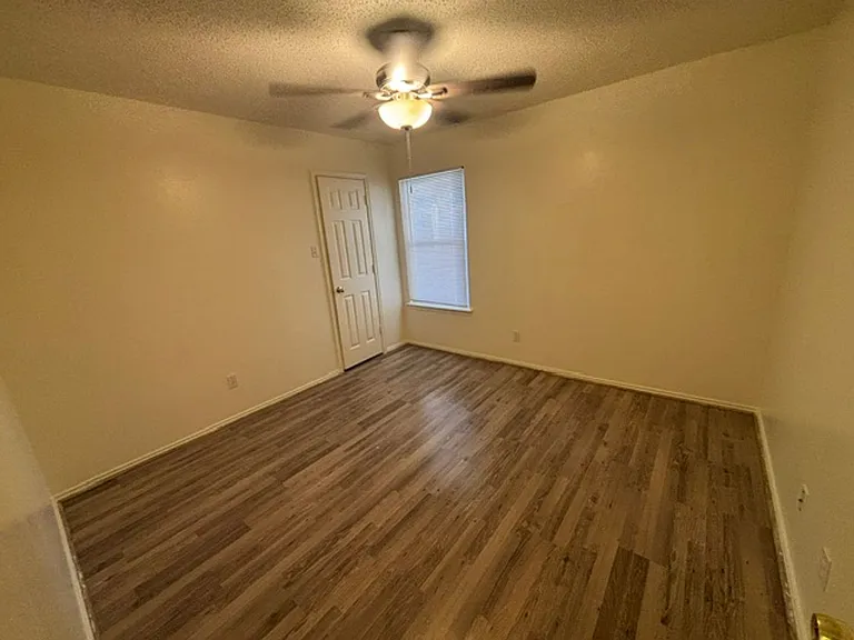 8728 Elbe Trl — Photo 15