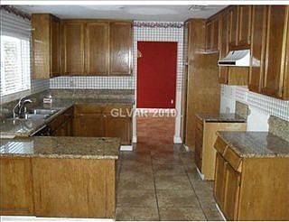 5th image of 8398 Gresham Dr