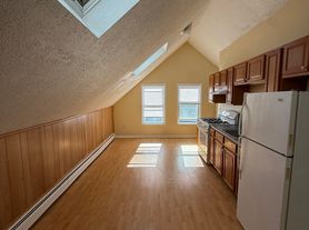 81 Osborn Ave