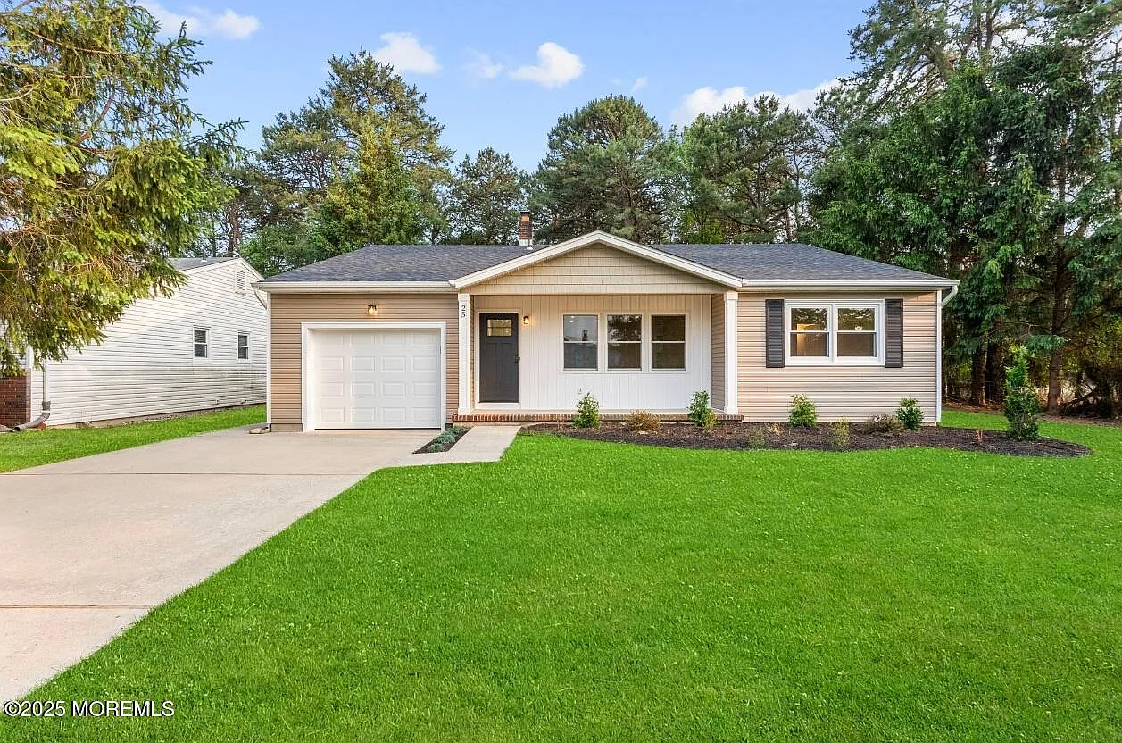 25 Bennington Drive photo 1