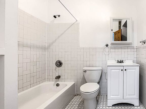 3rd image of 249 E 77th St #2F
