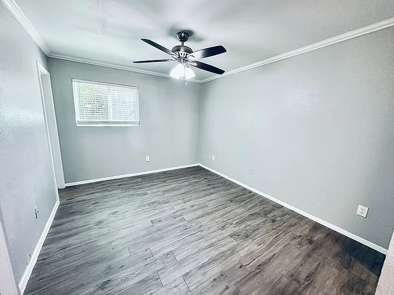 Awesome open Studio Apartments Close to Downtown — Photo 59