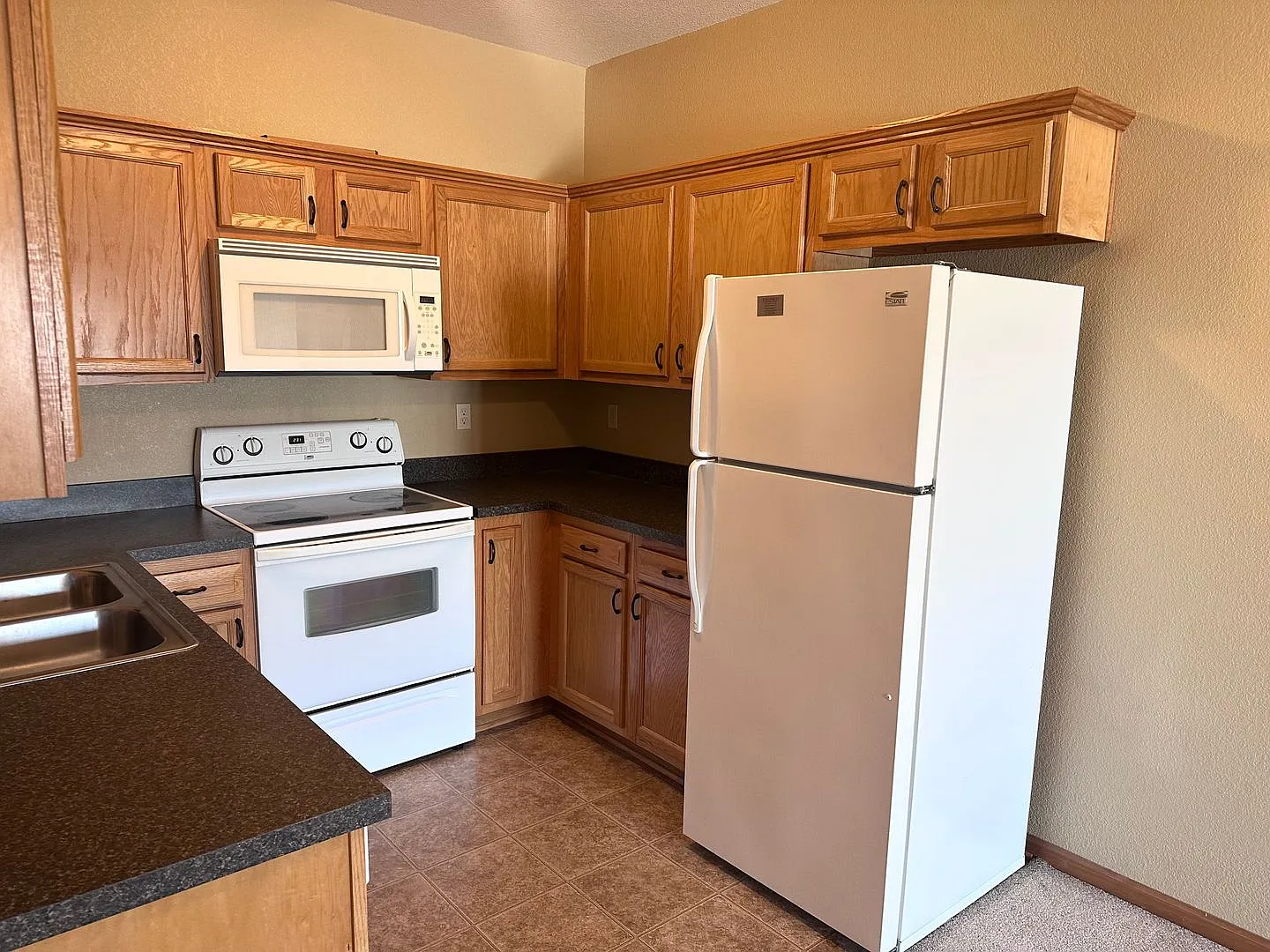 1 Bed | 1 Bath Apartment on the 2nd Floor in Grain Valley at the Creekside Village Apartments — Photo 2