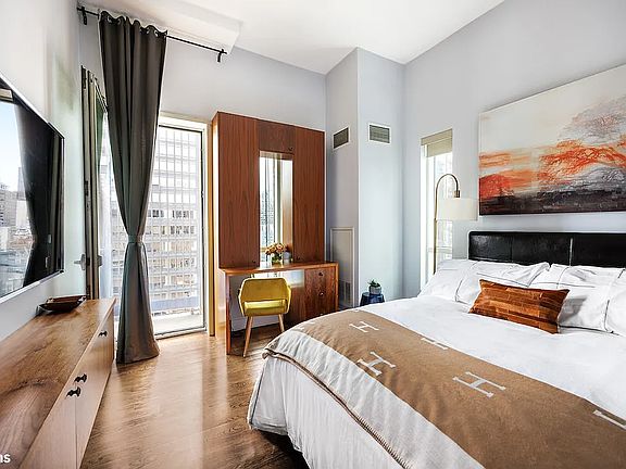5th image of 250 E 49th St #22AB