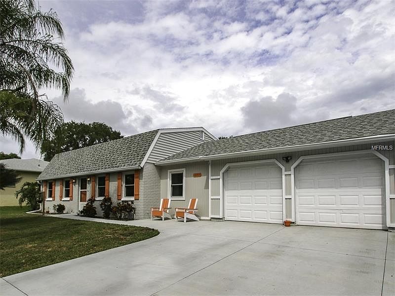 1st image of 211 Hollow Oak Ct