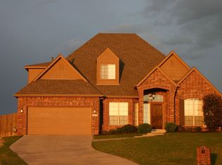 2833 N Hickory Ct, Broken Arrow, OK 74012