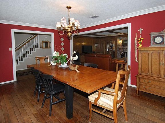 5th image of 3518 Forest Village Dr