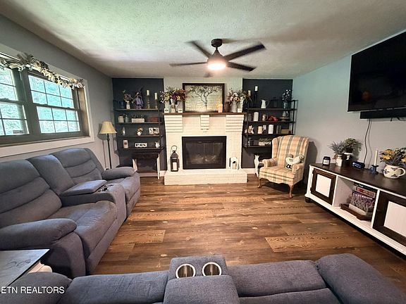 3rd image of 158 Daysville Rd