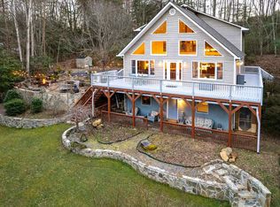 93 Berry Hill Dr, Sylva, NC 28779