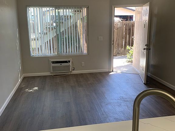 4th image of 1219 Persimmon Ave #21