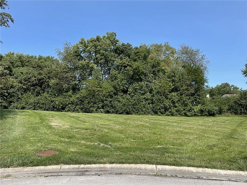 1st image of 102 Hazel Hollow Ct