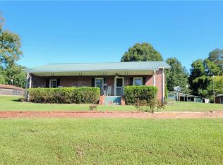 602 E Roach St, Mayodan, NC 27027