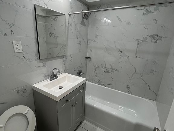 4th image of 110 E End Ave APT 1K