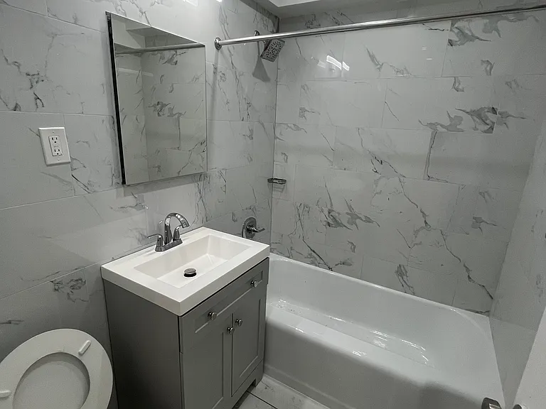 110 E End Ave #1KK — Photo 6