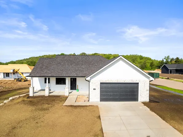 421 Roosevelt St, Baraboo, WI 53913