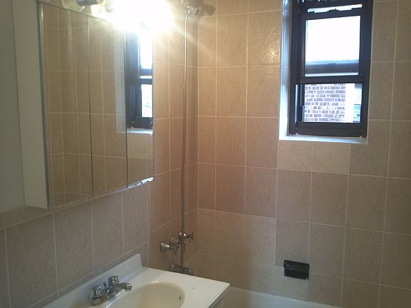 4th image of 7323 210th St APT 5E