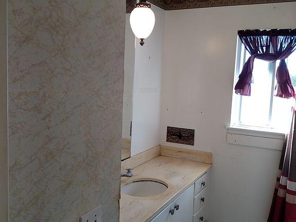 4th image of 1308 Baywood Ave