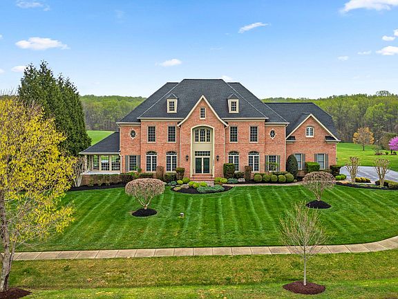 2nd image of 14905 Finegan Farm Dr
