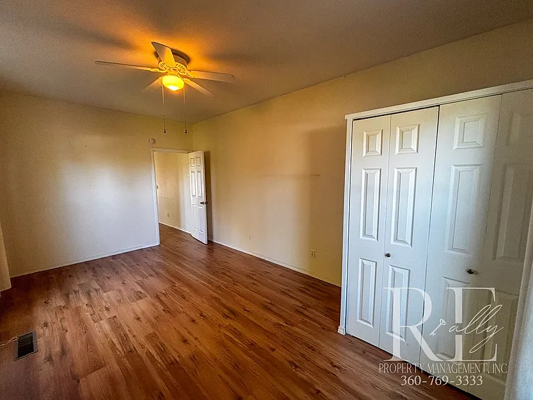 1215B Burwell St — Photo 17