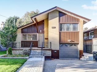 886 Brimorton Dr, Toronto, ON M1G 2T6