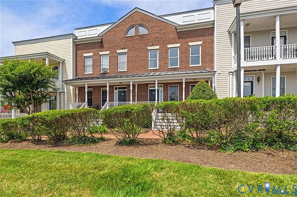 3 bed, 2.5 bath, $2,750 — Photo 3