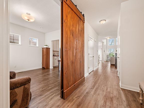 3rd image of 5667 Ballantrae Woods Dr