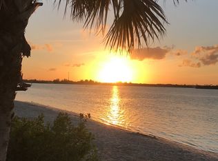 15 Crown Ct, Fort Pierce, FL 34949