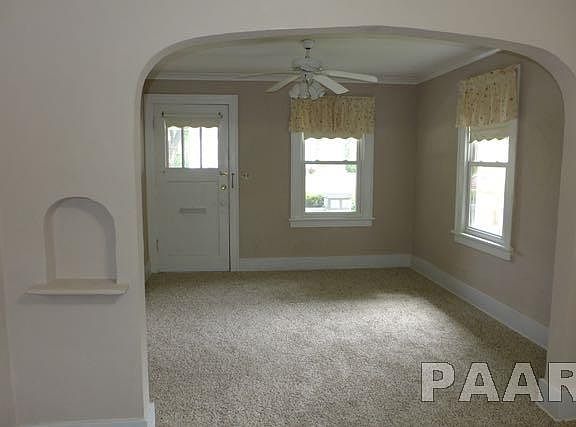 3rd image of 516 W Albany Ave