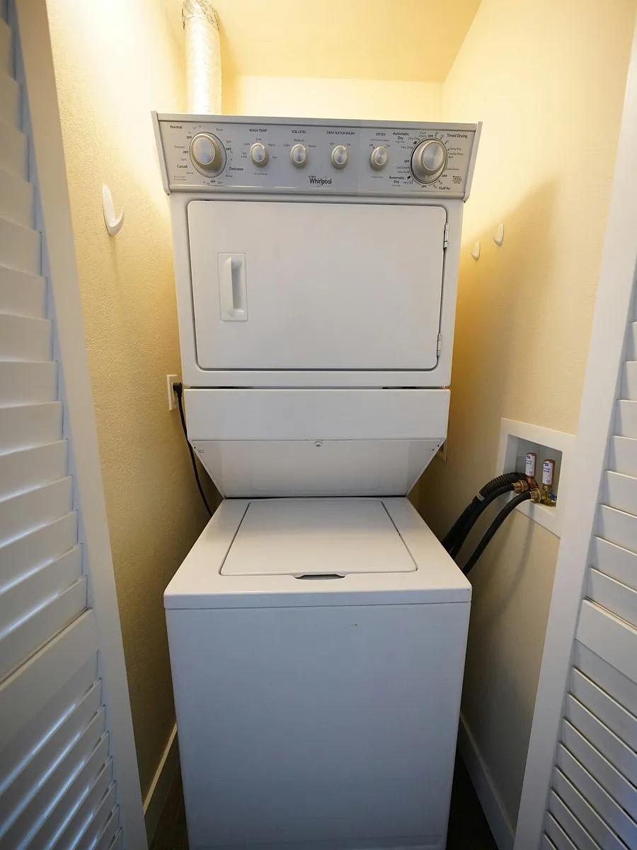 Building Photo - 344 Rheem Blvd #4