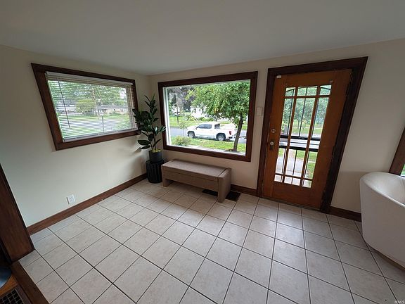 2nd image of 1310 Woodward Ave