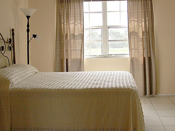 3rd image of 1516 SE Royal Green Cir #201