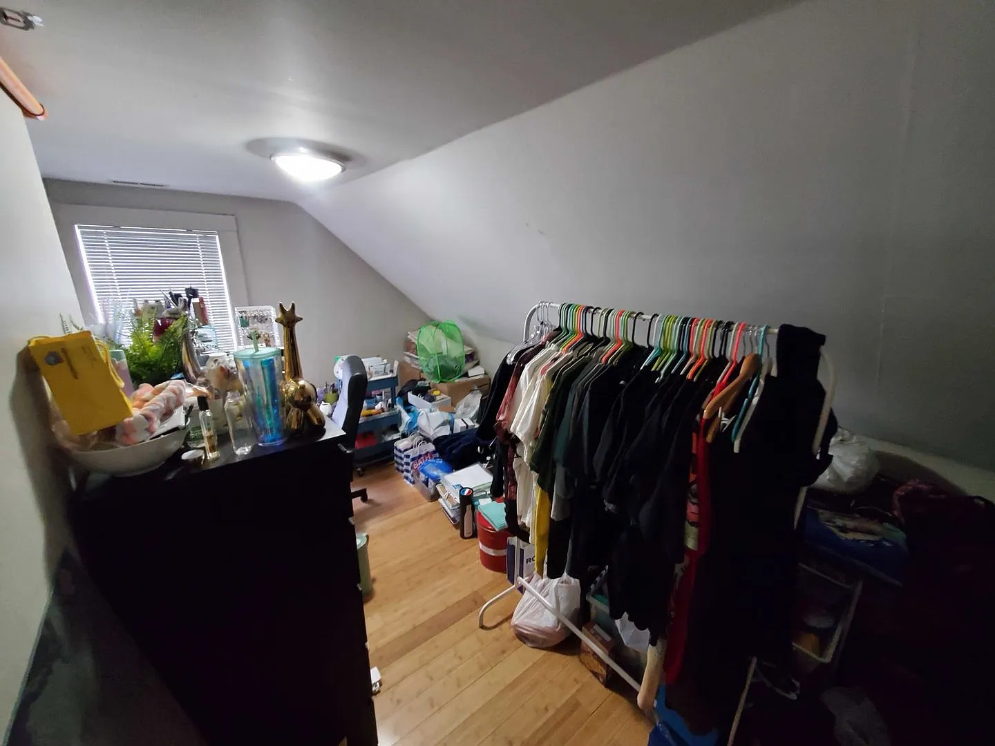 Charming 5 Bedroom-No Broker Fee — Photo 3