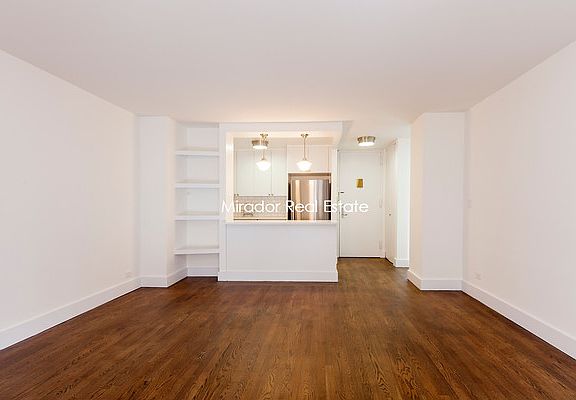 4th image of 330 E 39th St APT 36R