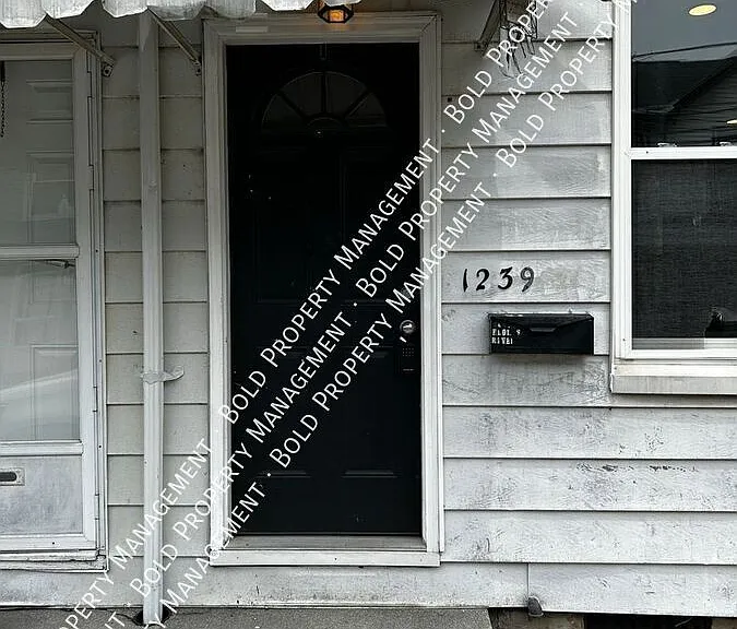 1239 Willow St — Photo 11