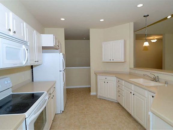 5th image of 2703 Ironwood Dr #16