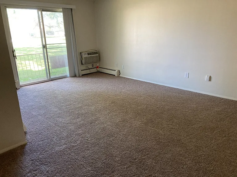 Kingston Place Apartments — Photo 37
