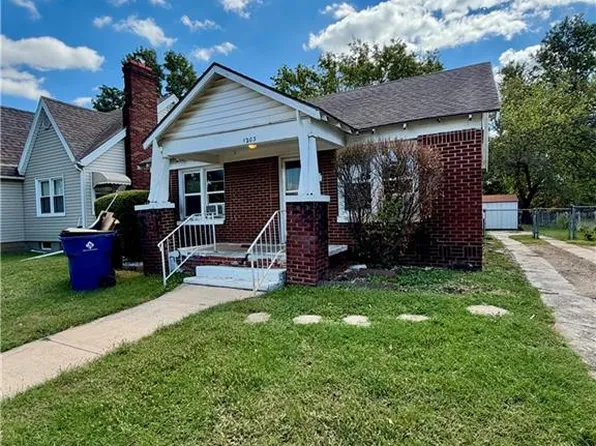 1203 W 5th St, Coffeyville, KS 67337