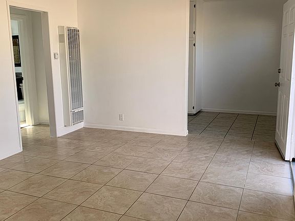 4th image of 3667 1/2 W 108th St
