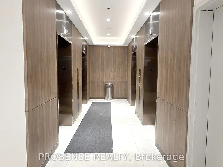 15 Skyridge Dr #703 — Photo 5