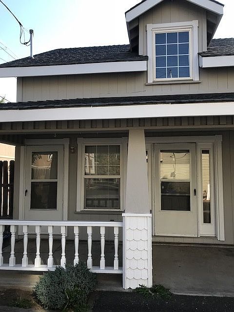 2nd image of 824 NW Newport Ave Unit 2
