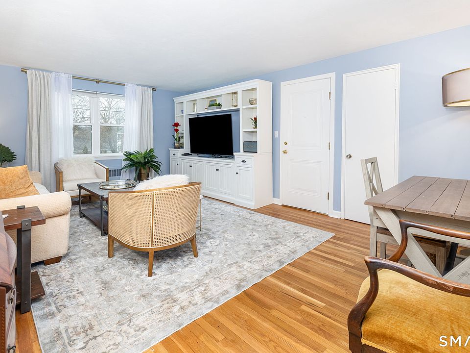 1st image of 40 Arnold Way #40