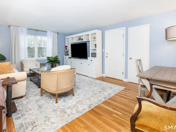 40 Arnold Way #40, West Hartford, CT 06119