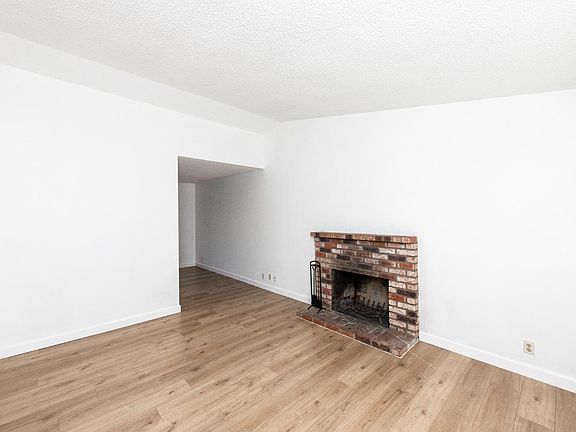 4th image of 1002 Greylag Drive